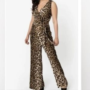 Sleeveless leopard print jumpsuit